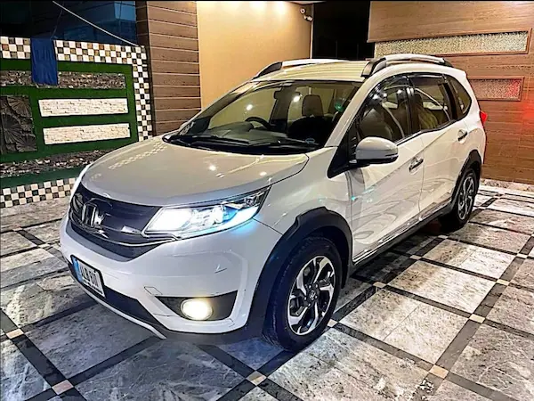 Honda BR-V for rent in Lahore